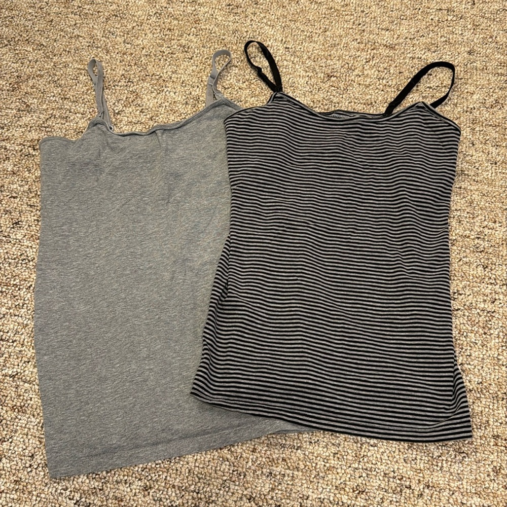 Lot of 2 Motherhood Maternity nursing tanks (lot 1)